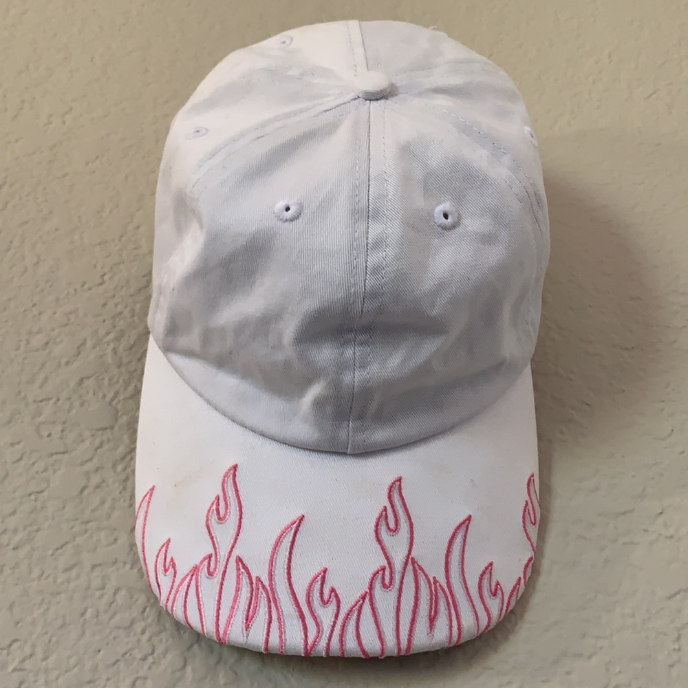 GUESS hat - Picture 3 of 7
